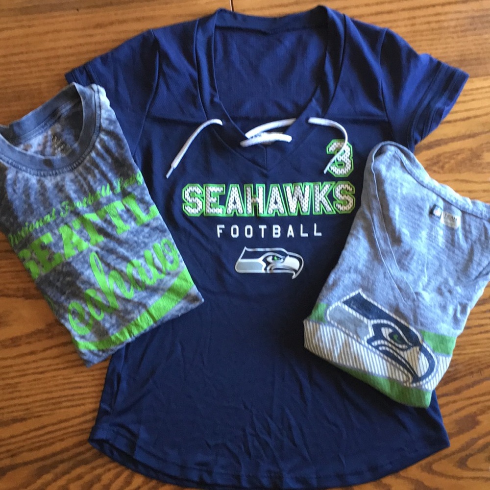 Lot of 3 women’s Seahawks tops